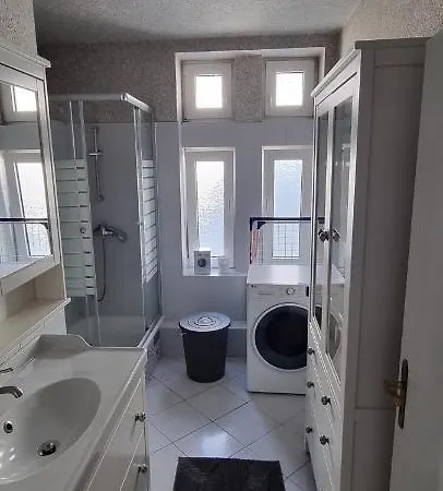 Apartament 7-24 Self-check-in - 120qm - 5 - 2 Bathrooms - Kitchen - Free Parking - Yihapartment