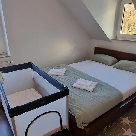 Apartament 7-24 Self-check-in - 120qm - 5 - 2 Bathrooms - Kitchen - Free Parking - Yihapartment *